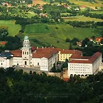 Pokvar Castle Tét