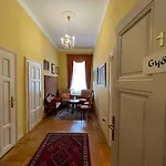 빌라 Pokvar Castle *