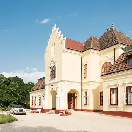 Pokvar Castle